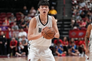 斯普利特：杨瀚森的身体需变得更加强壮 能高强度地打10分钟左右